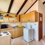 Apartment Land *